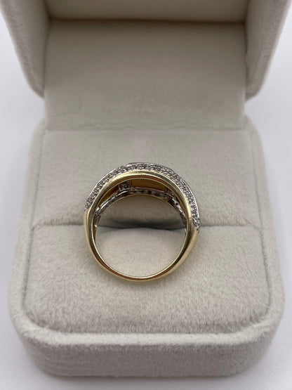 9ct gold mother of pearl and diamond ring