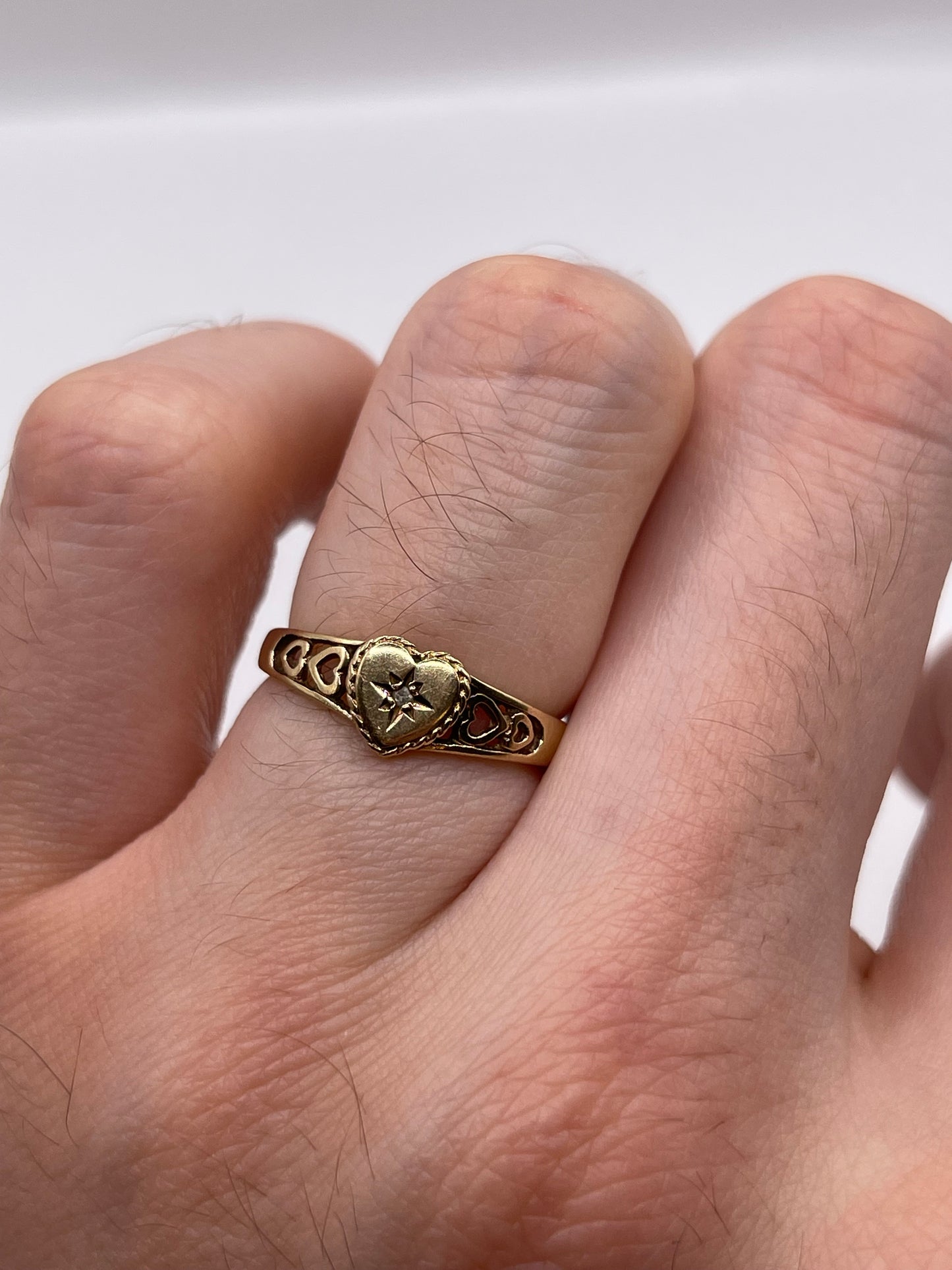 9ct gold diamond heart ring