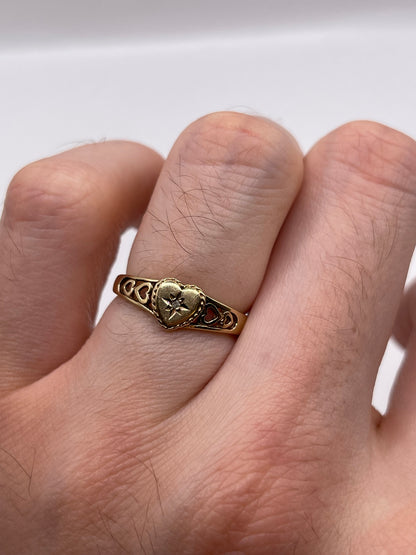 9ct gold diamond heart ring