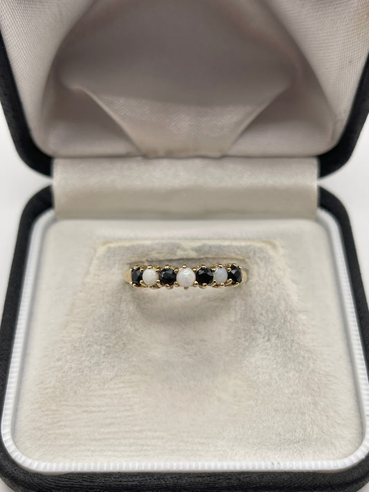 9ct gold sapphire and opal ring