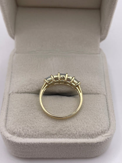 9ct gold aquamarine and diamond ring