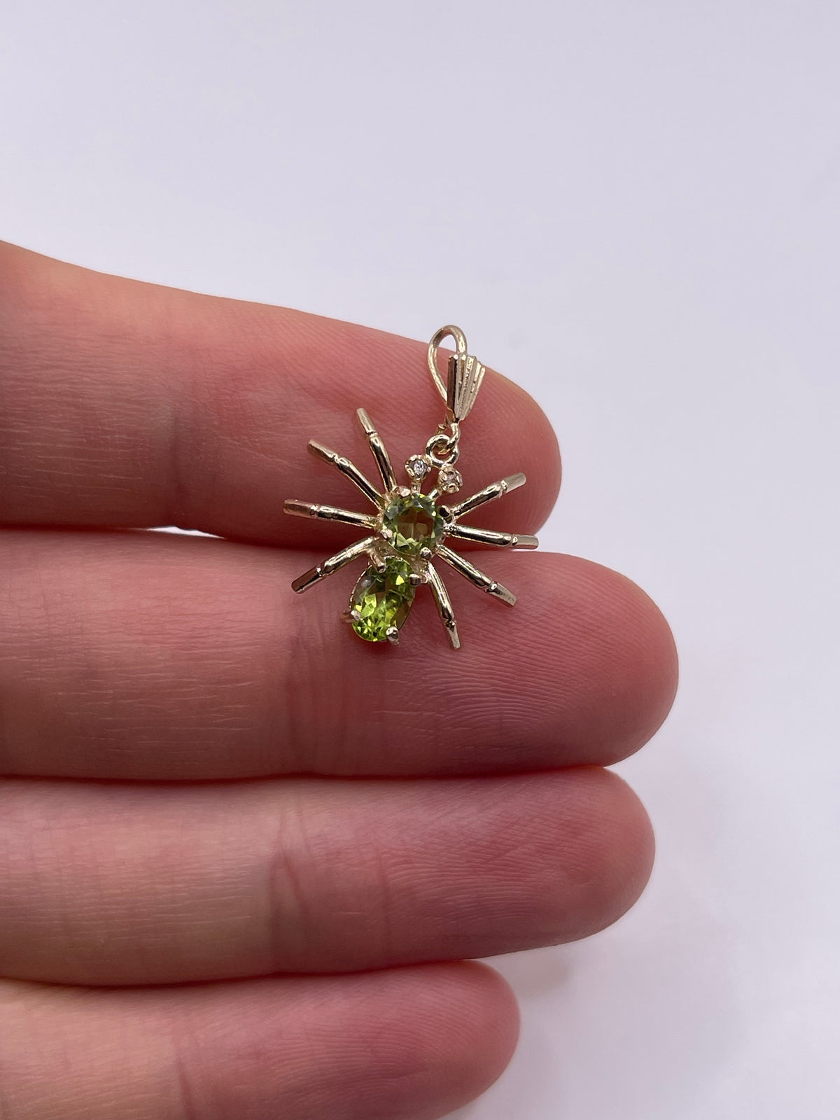 9ct gold peridot and diamond spider pendant