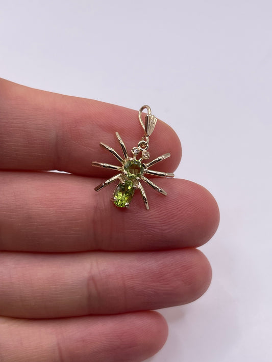9ct gold peridot and diamond spider pendant