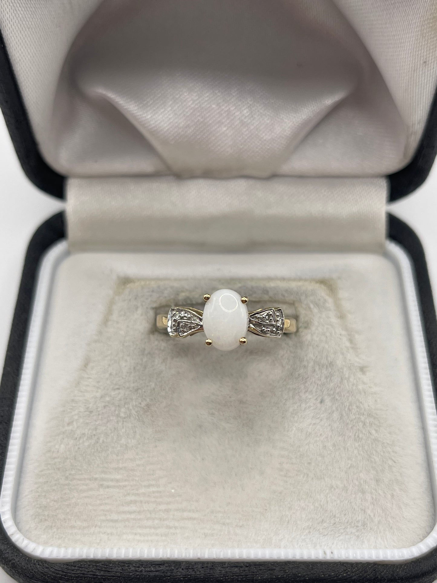 9ct gold opal and diamond ring