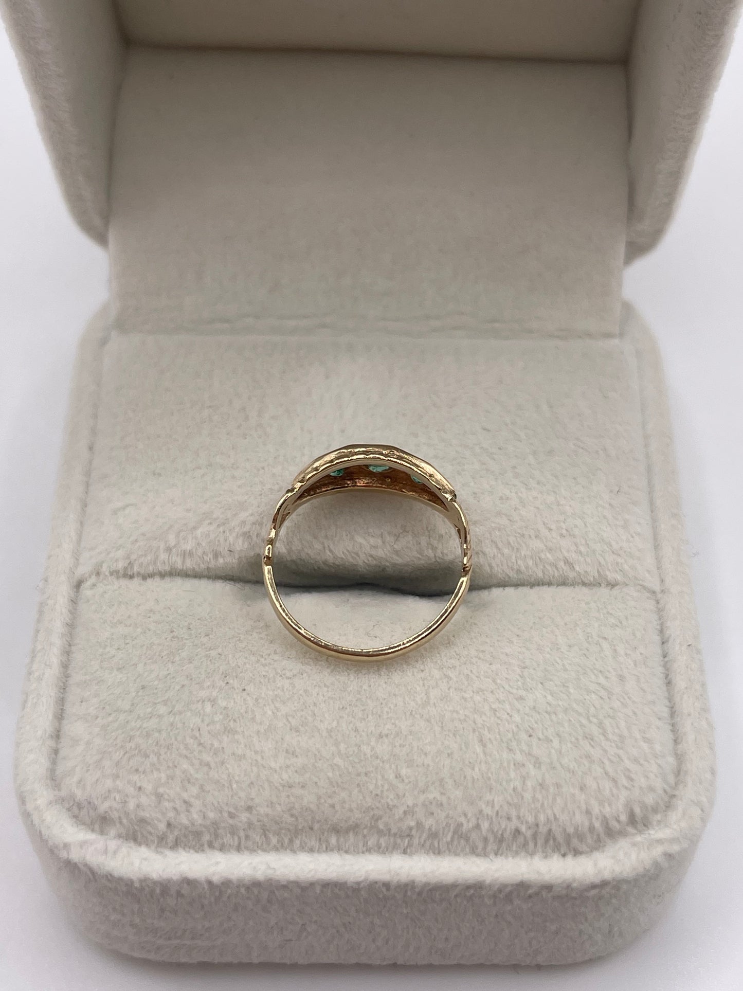 9ct gold emerald ring