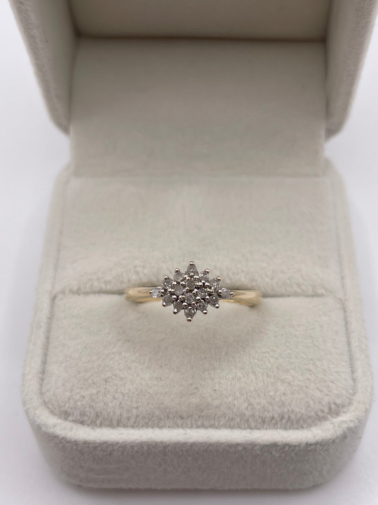 9ct gold diamond cluster ring