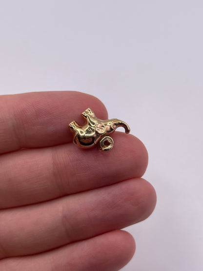 9ct gold elephant charm