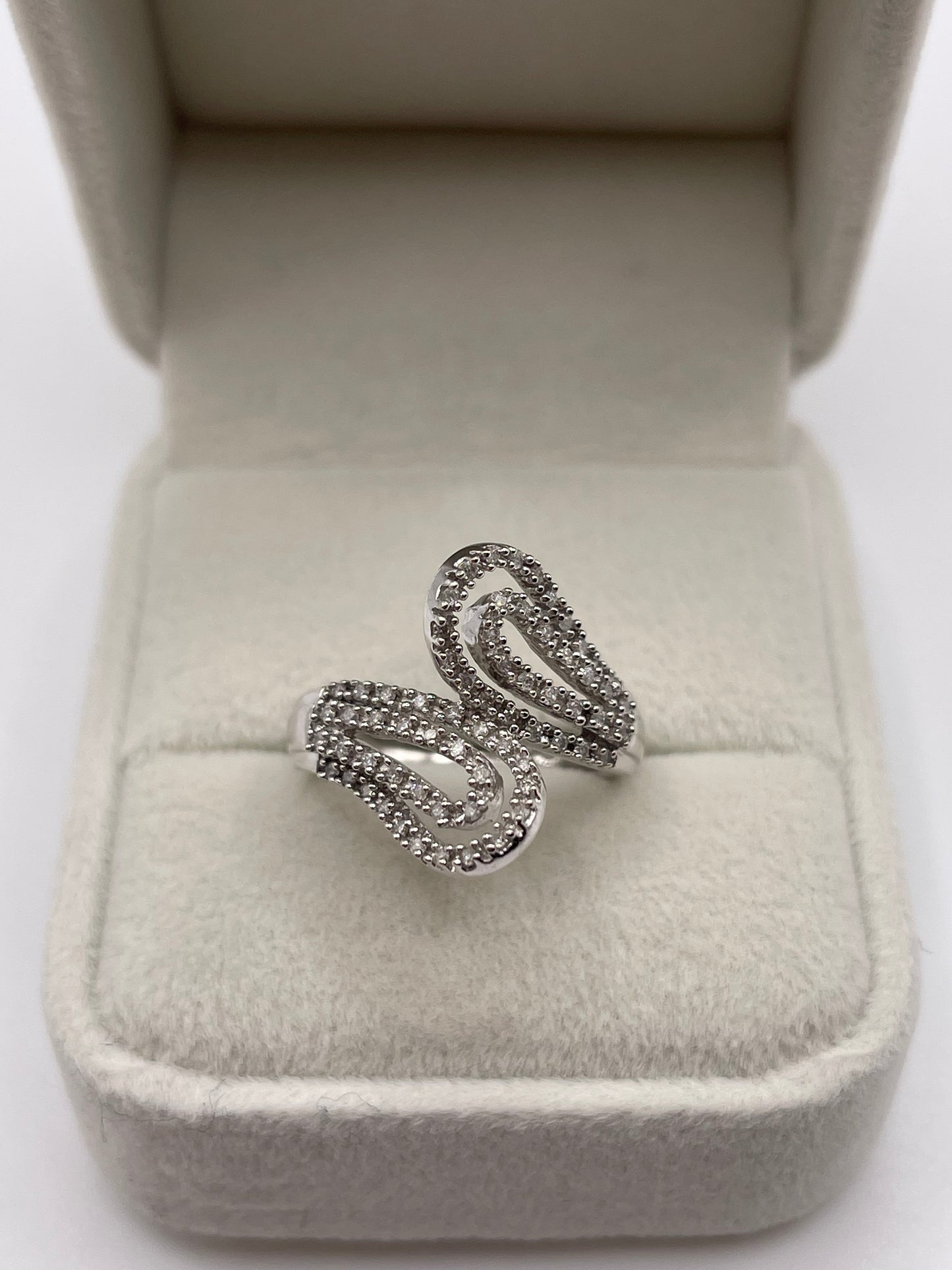9ct white gold diamond cluster ring