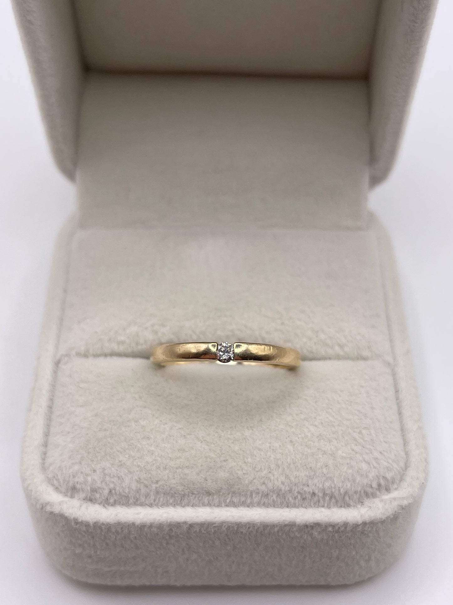 9ct gold diamond ring