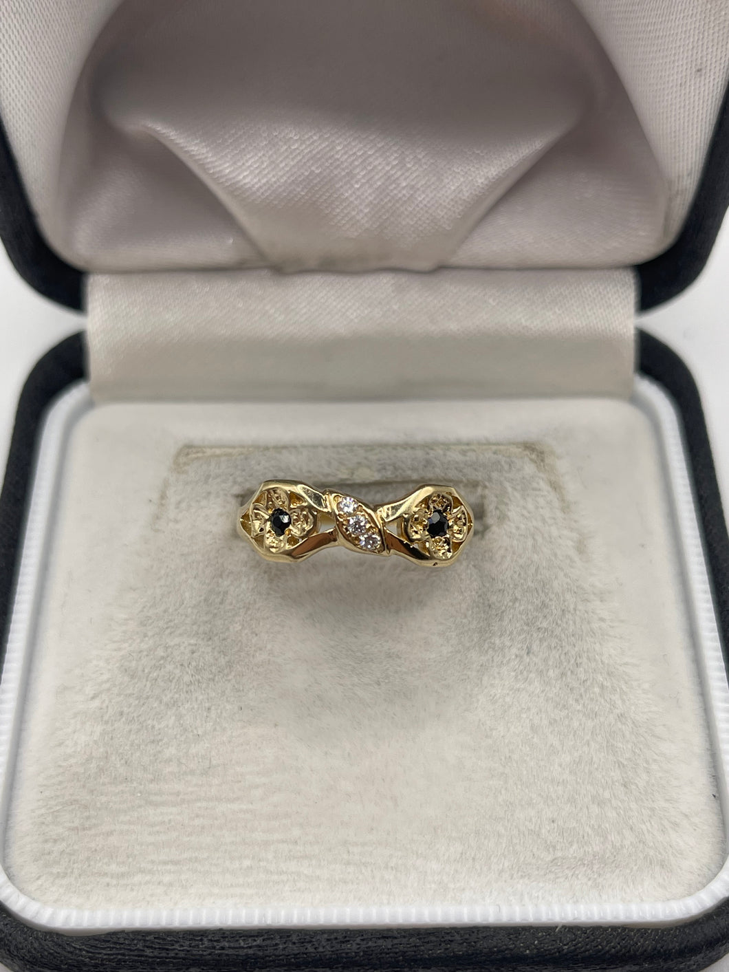 9ct gold sapphire and cz ring