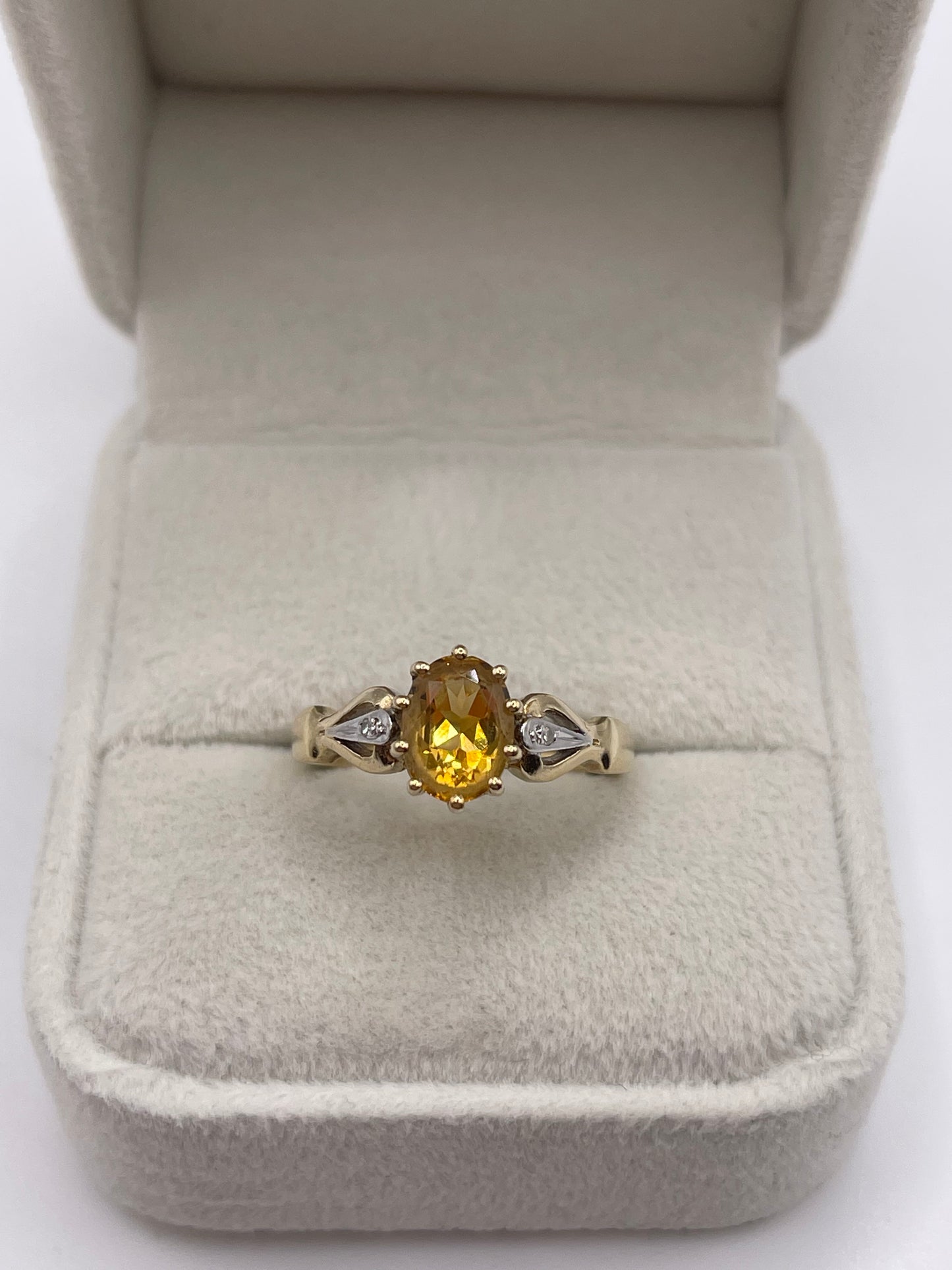 9ct gold citrine and diamond ring