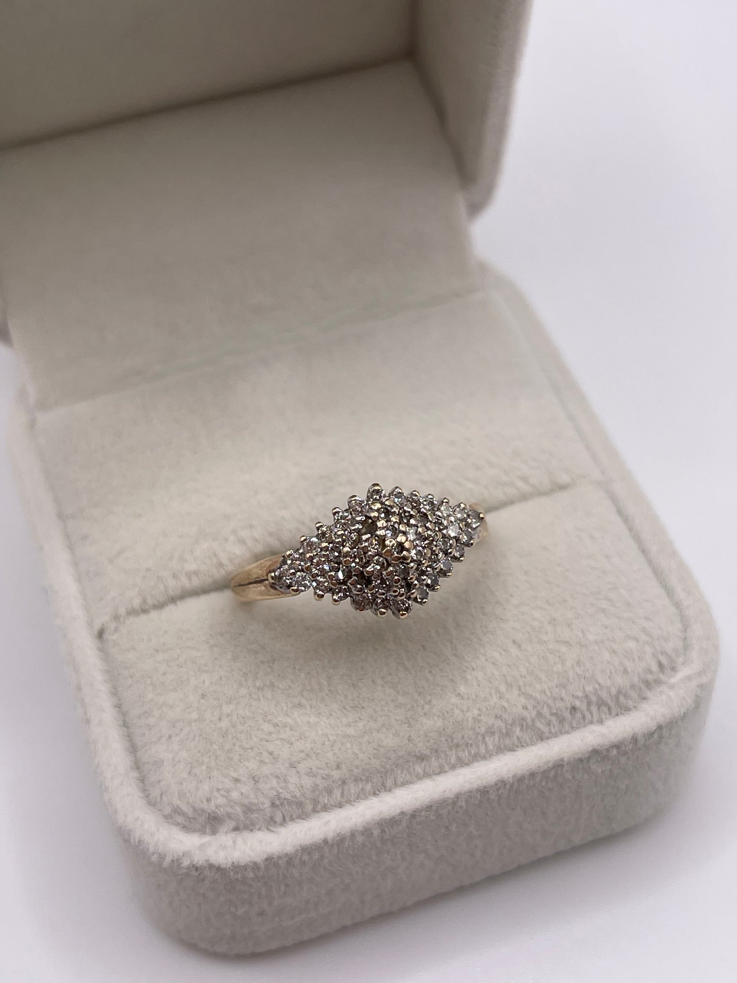 9ct gold diamond cluster ring