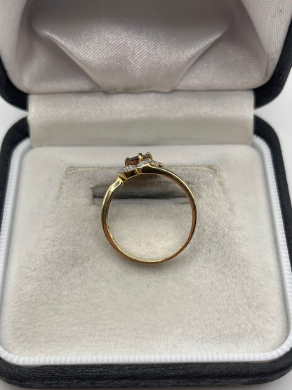 9ct gold quartz and diamond ring