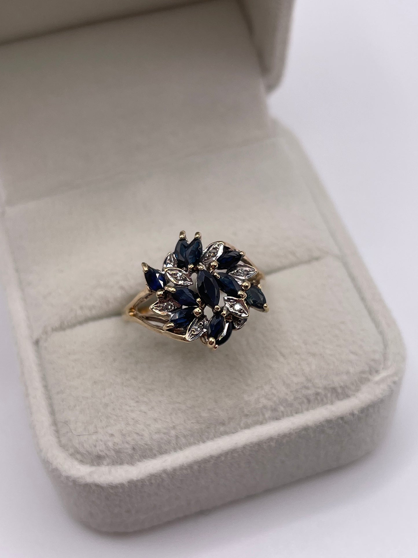 9ct gold sapphire and diamond cluster ring