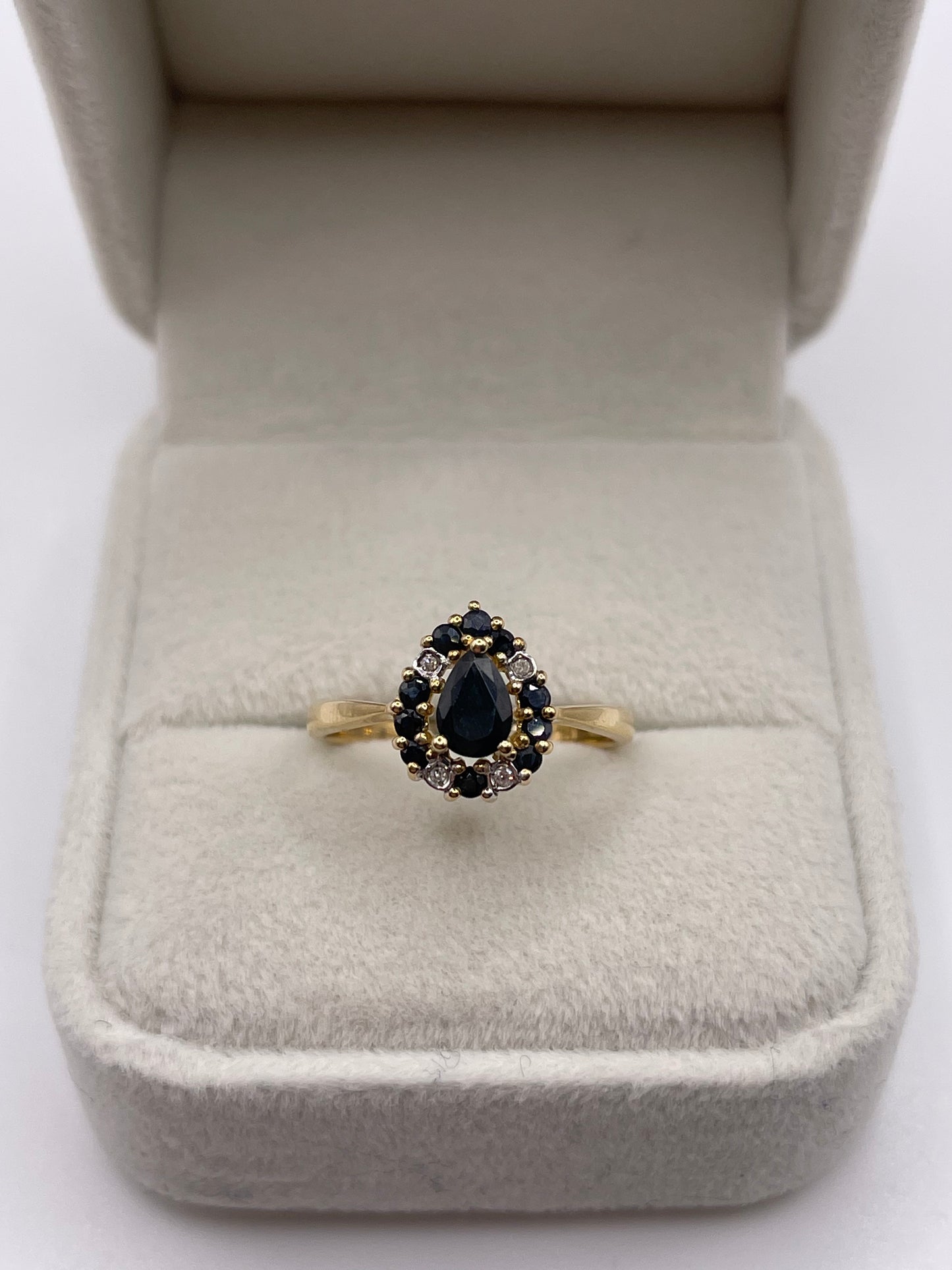 9ct gold sapphire and diamond ring