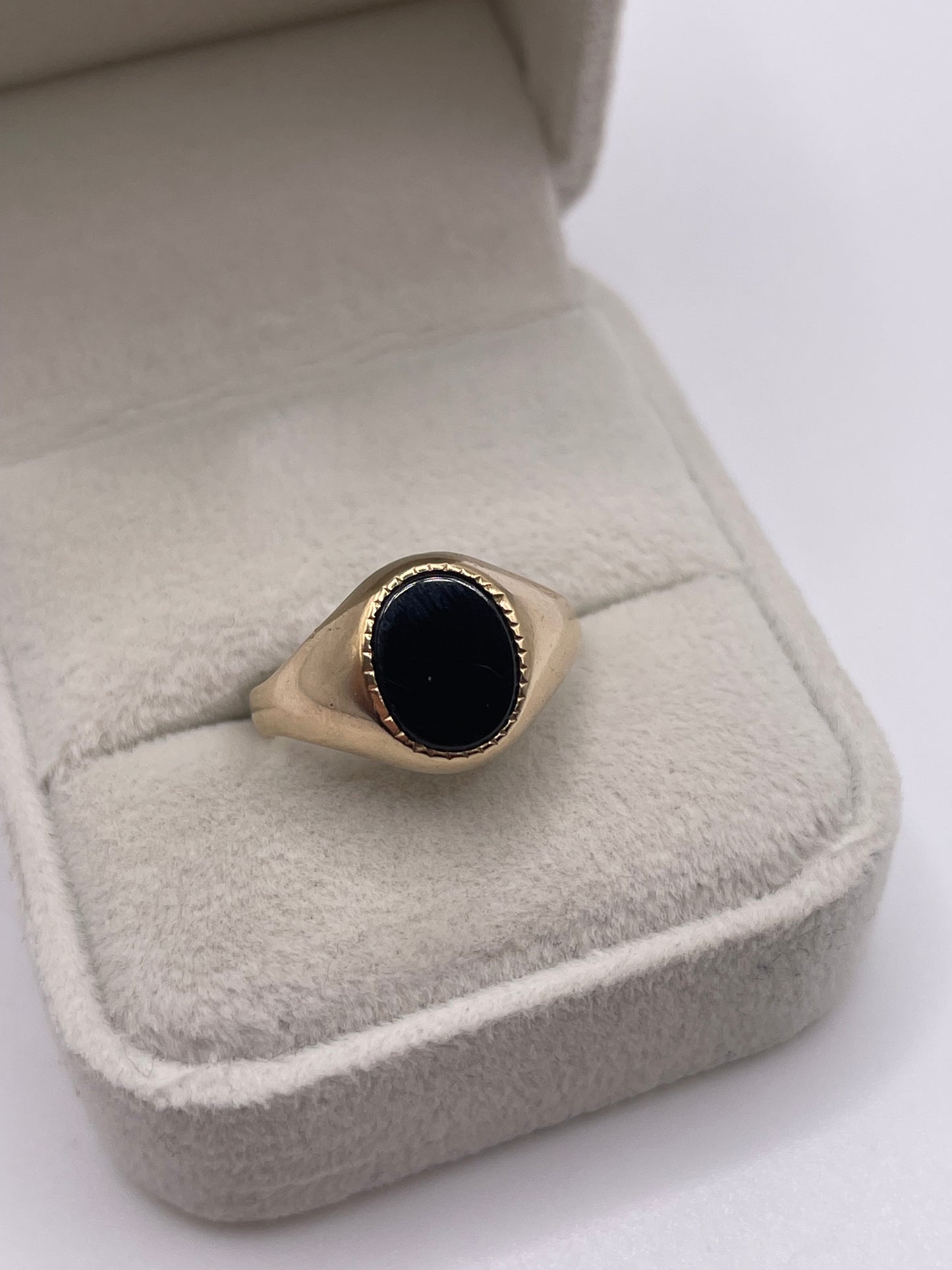 9ct gold onyx signet ring