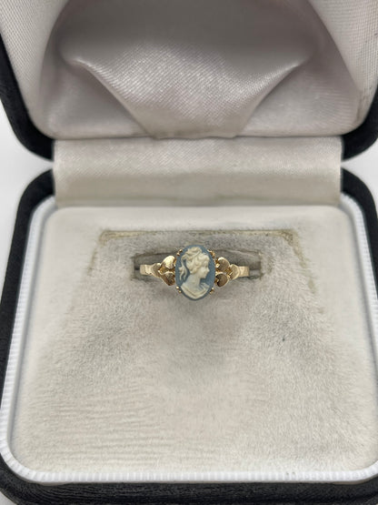 9ct gold Wedgwood cameo ring