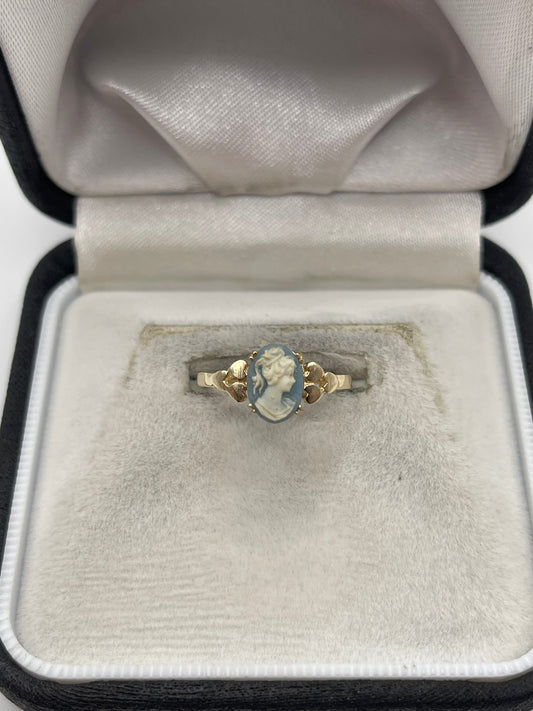 9ct gold Wedgwood cameo ring