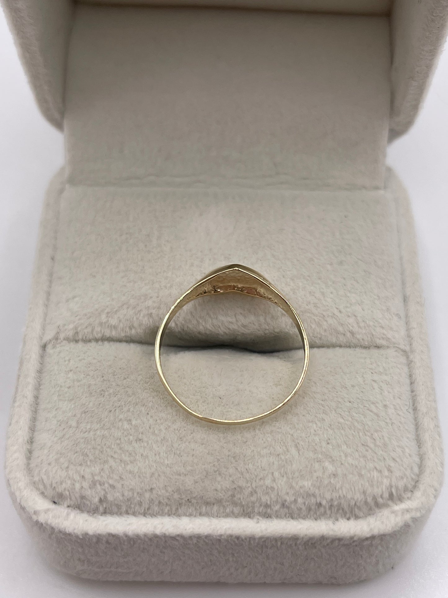 9ct gold heart signet ring