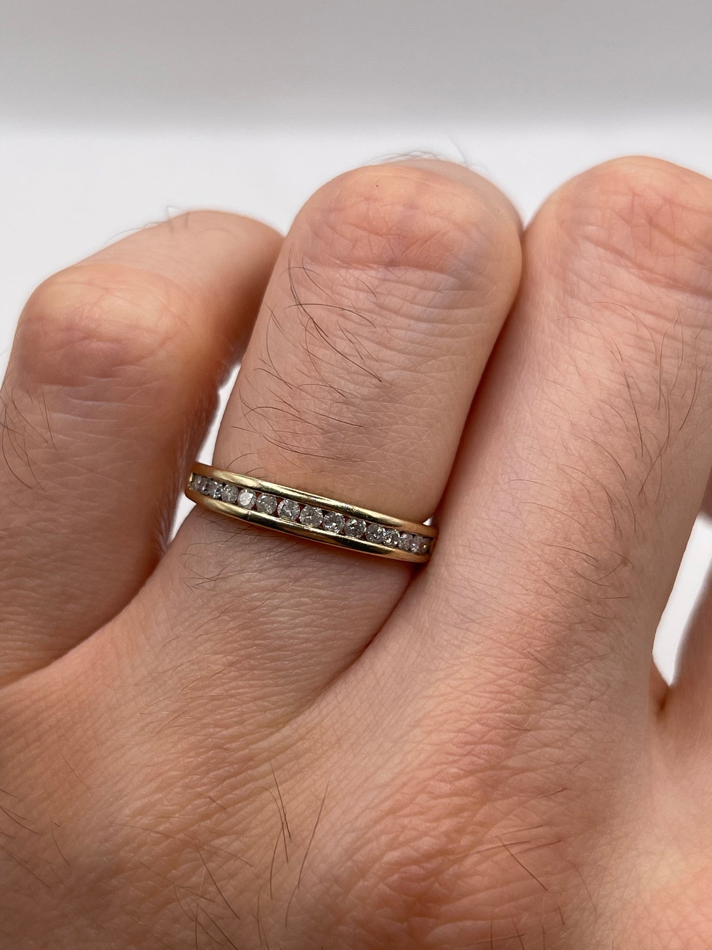 9ct gold diamond ring