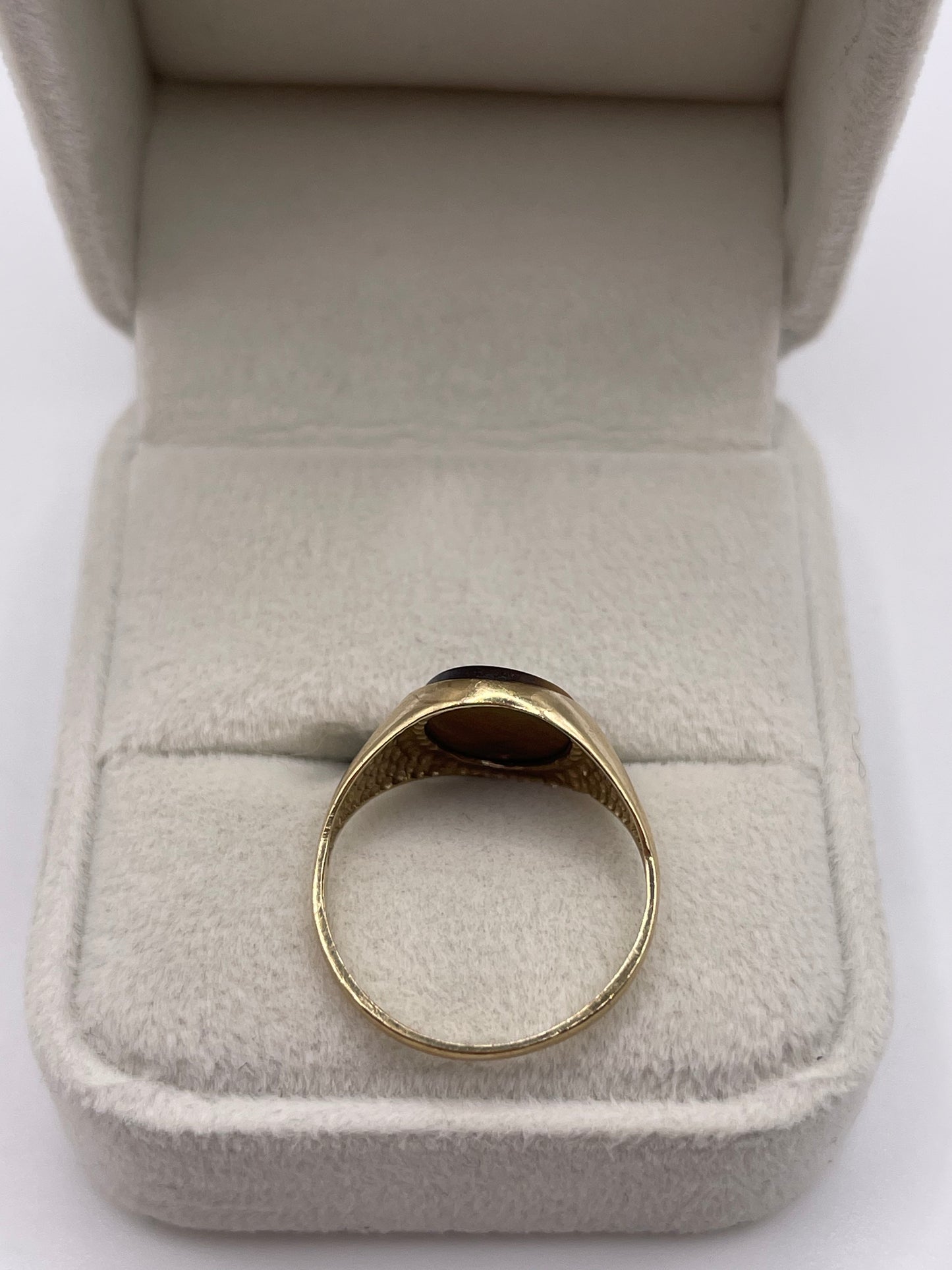 9ct gold tigers eye signet ring