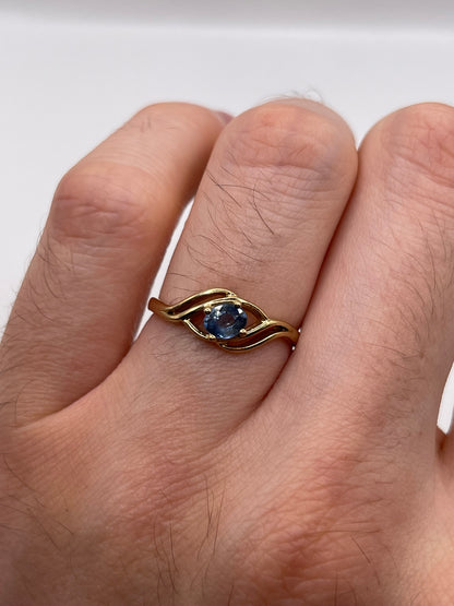 9ct gold sapphire ring