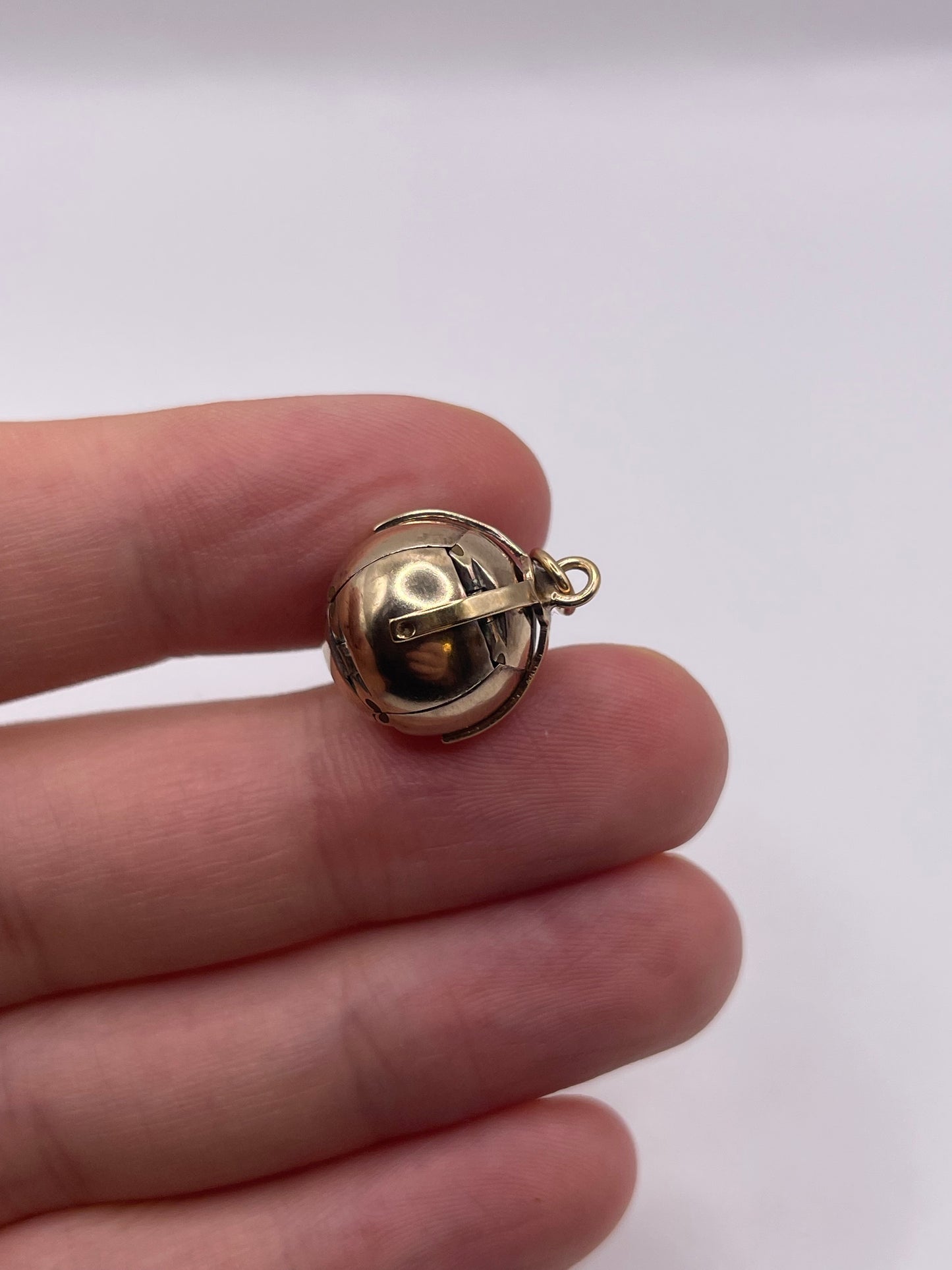 9ct gold and silver Masonic ball pendant