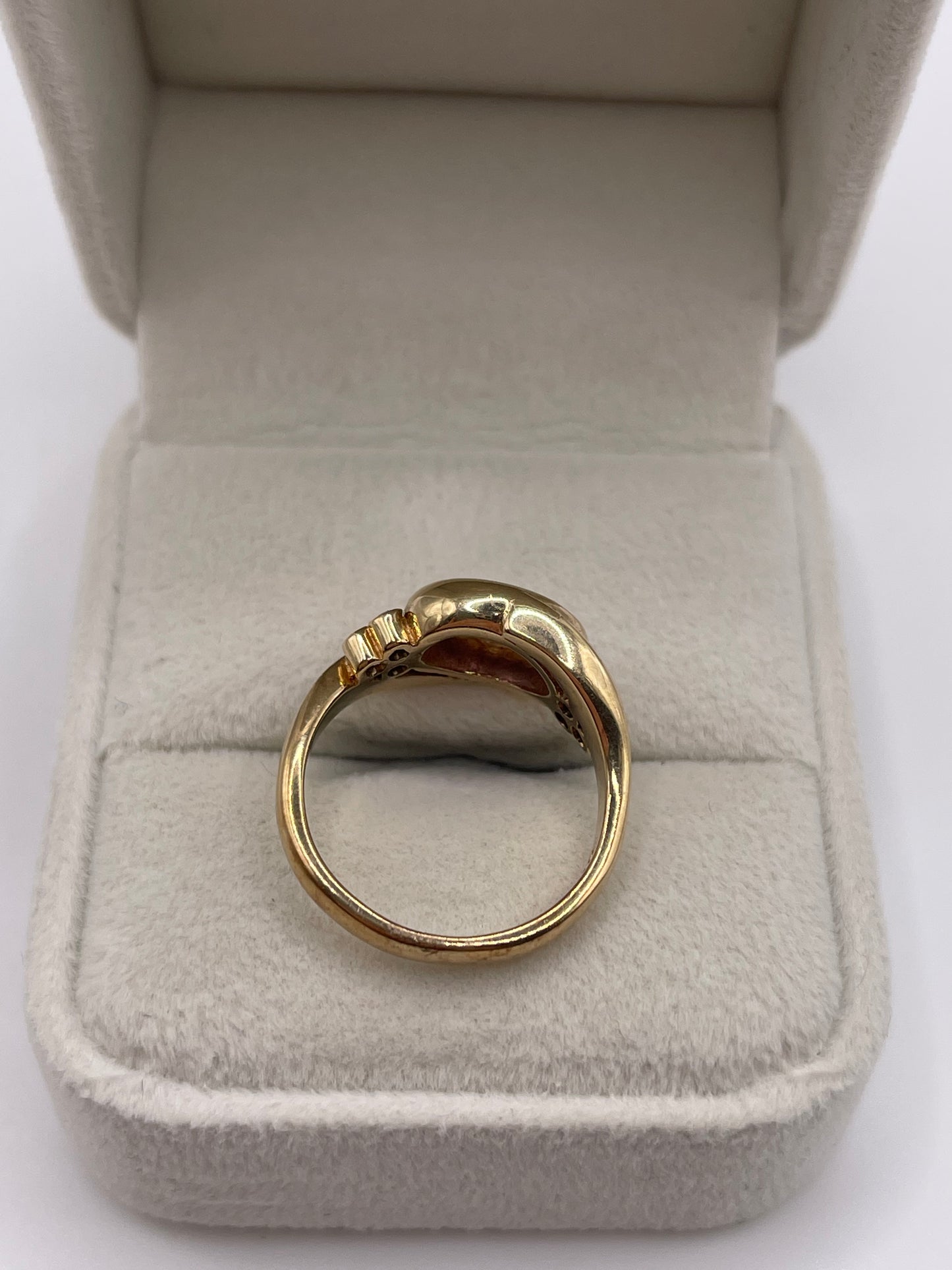 9ct gold amethyst and diamond ring