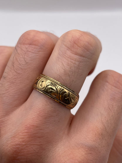 9ct gold patterned band