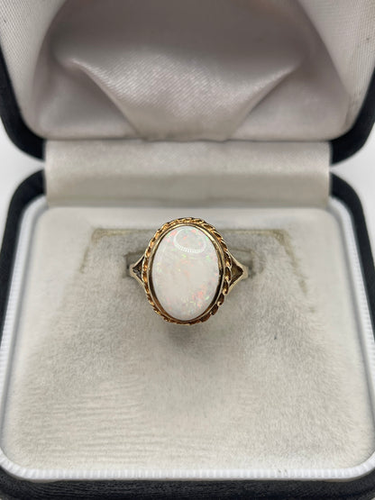 9ct gold opal ring
