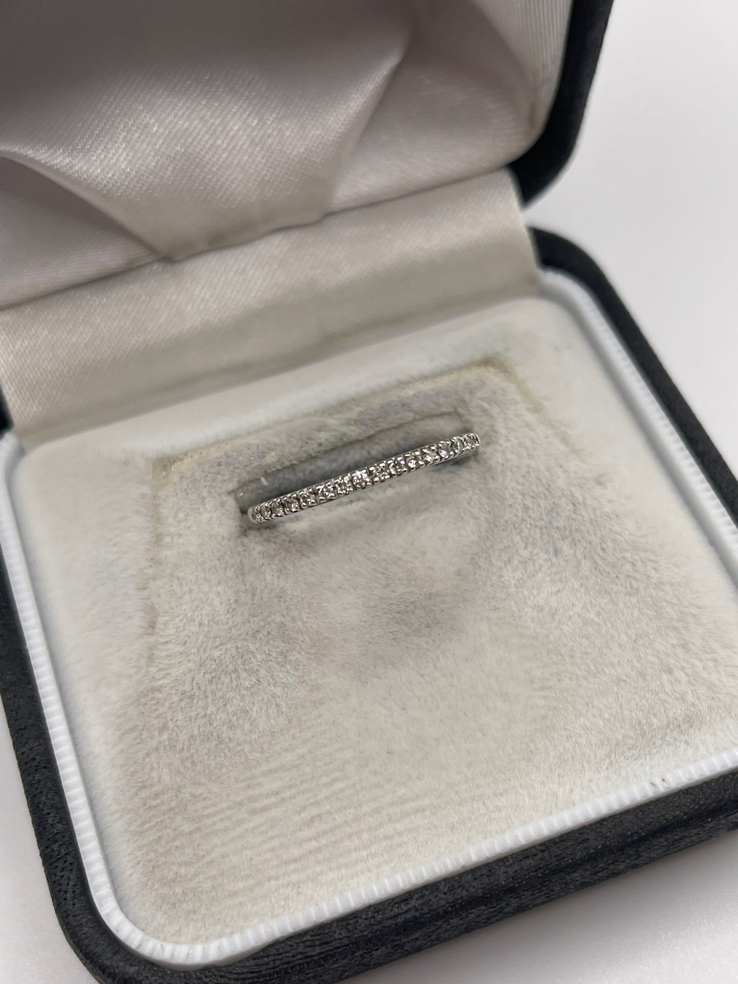 18ct white gold diamond ring