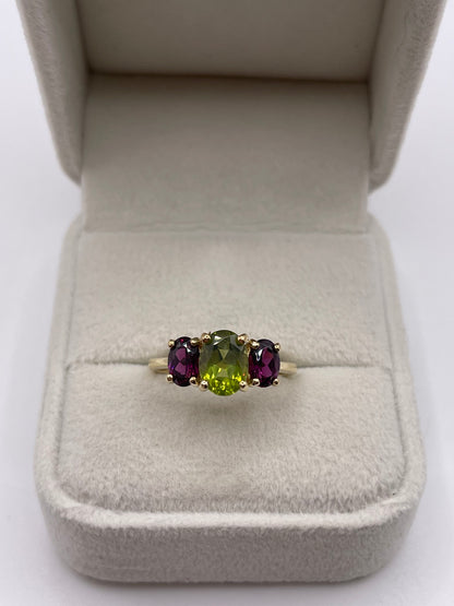 9ct gold quartz and garnet ring