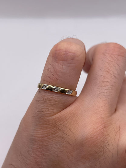 9ct gold diamond ring