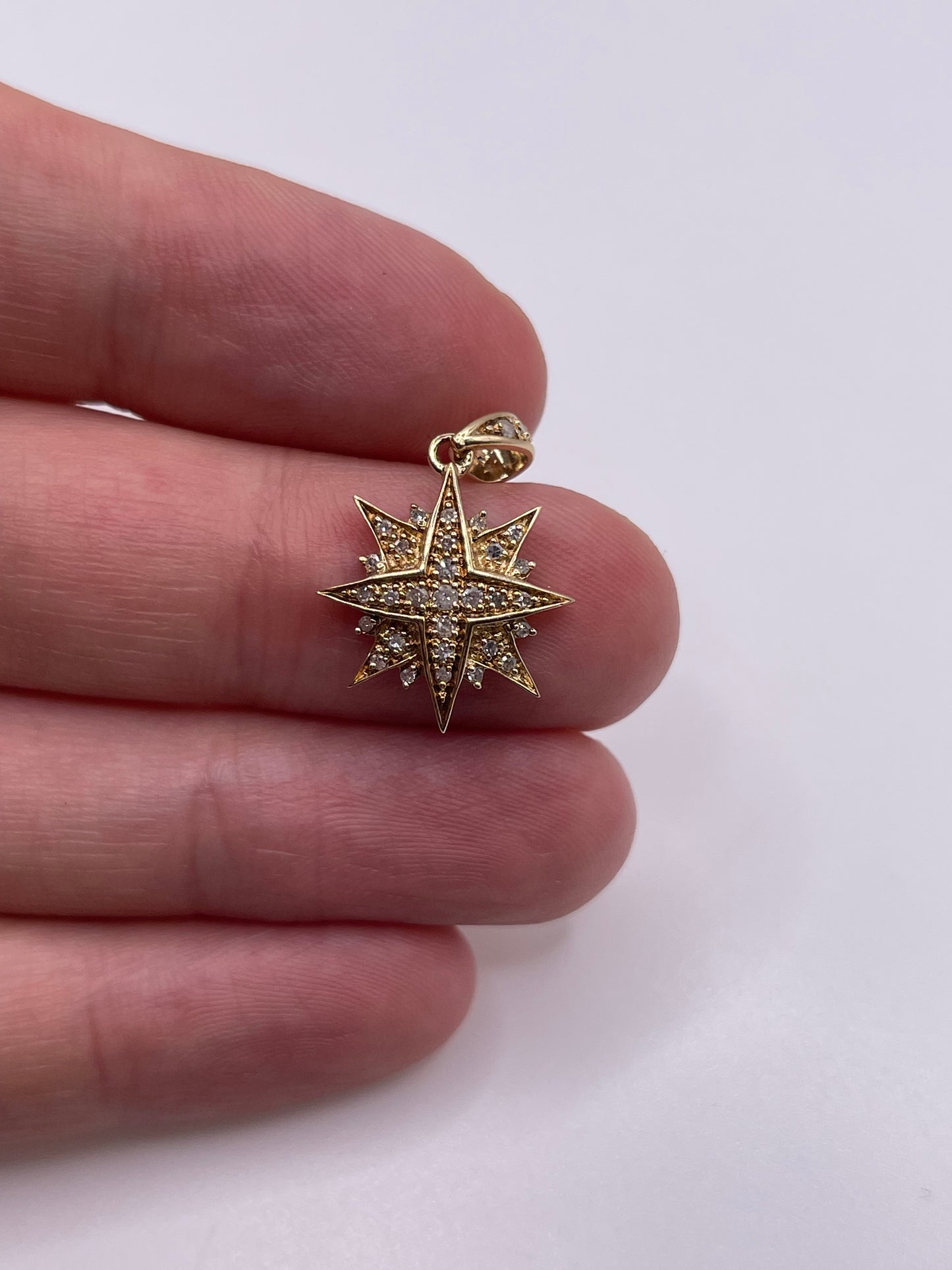 9ct gold diamond star pendant