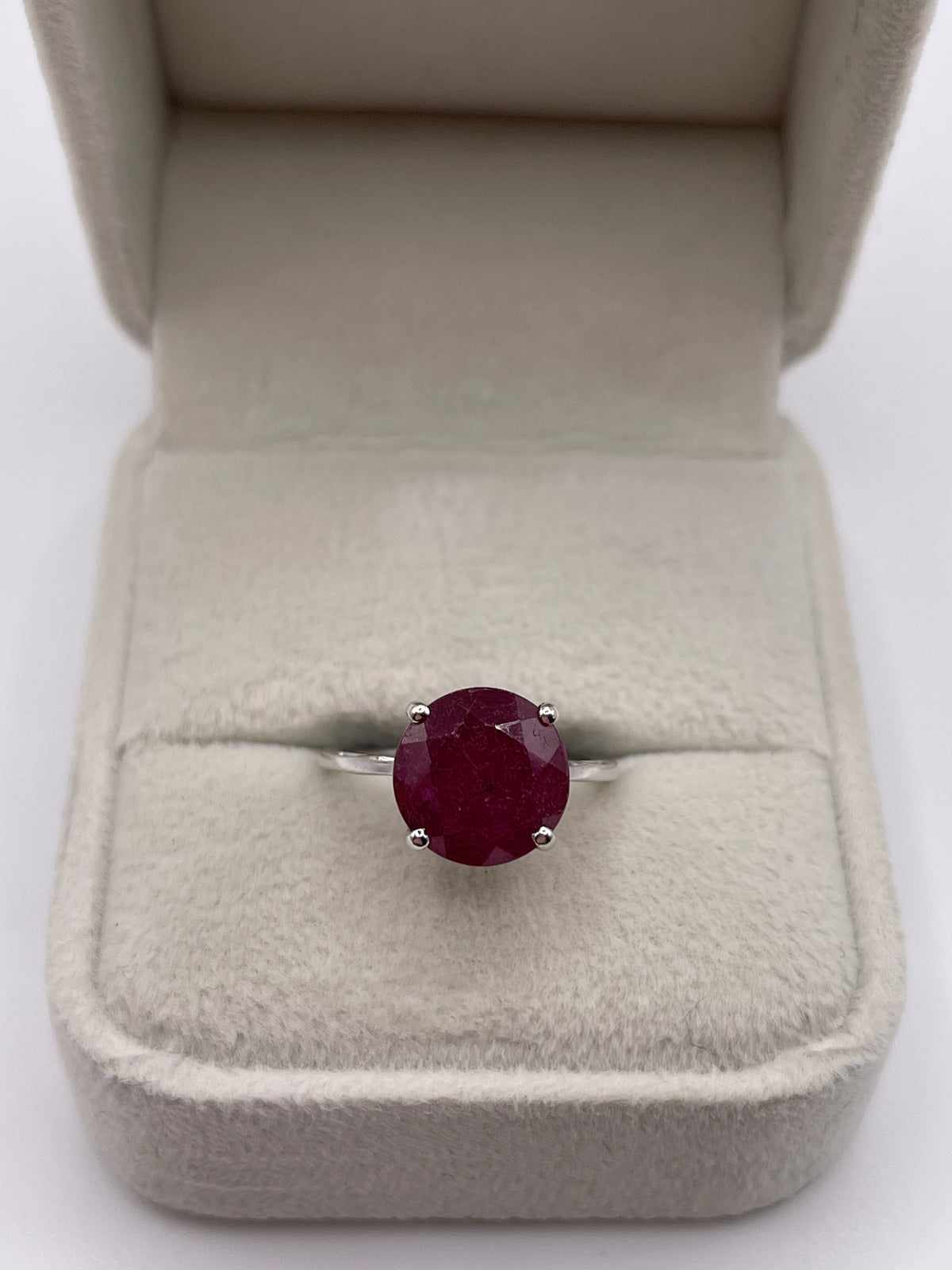 9ct white gold ruby ring