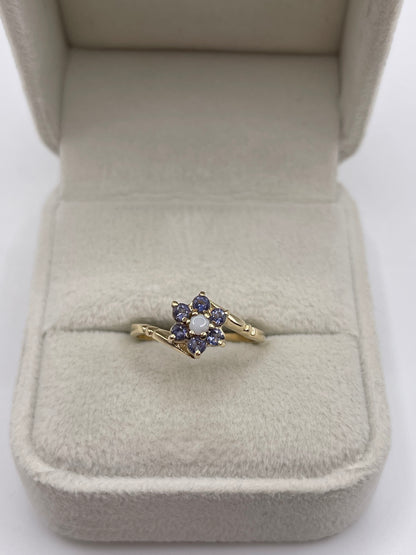 9ct gold tanzanite and opal ring