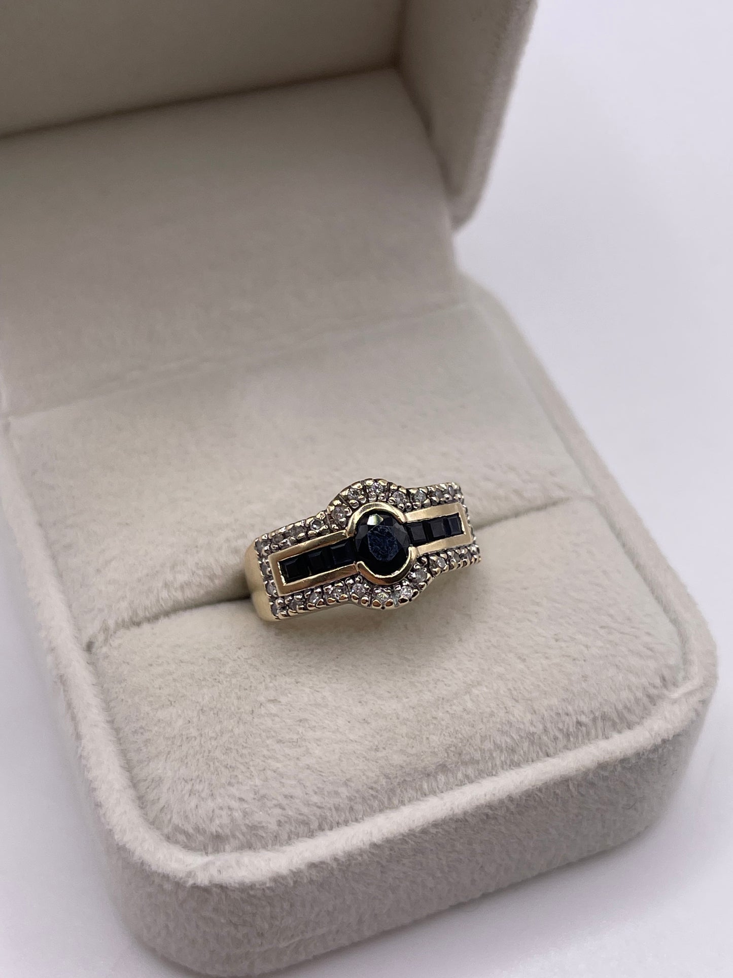 9ct gold sapphire and diamond ring