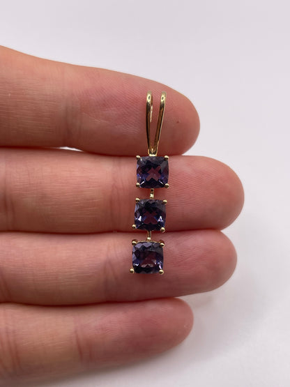 9ct gold iolite pendant