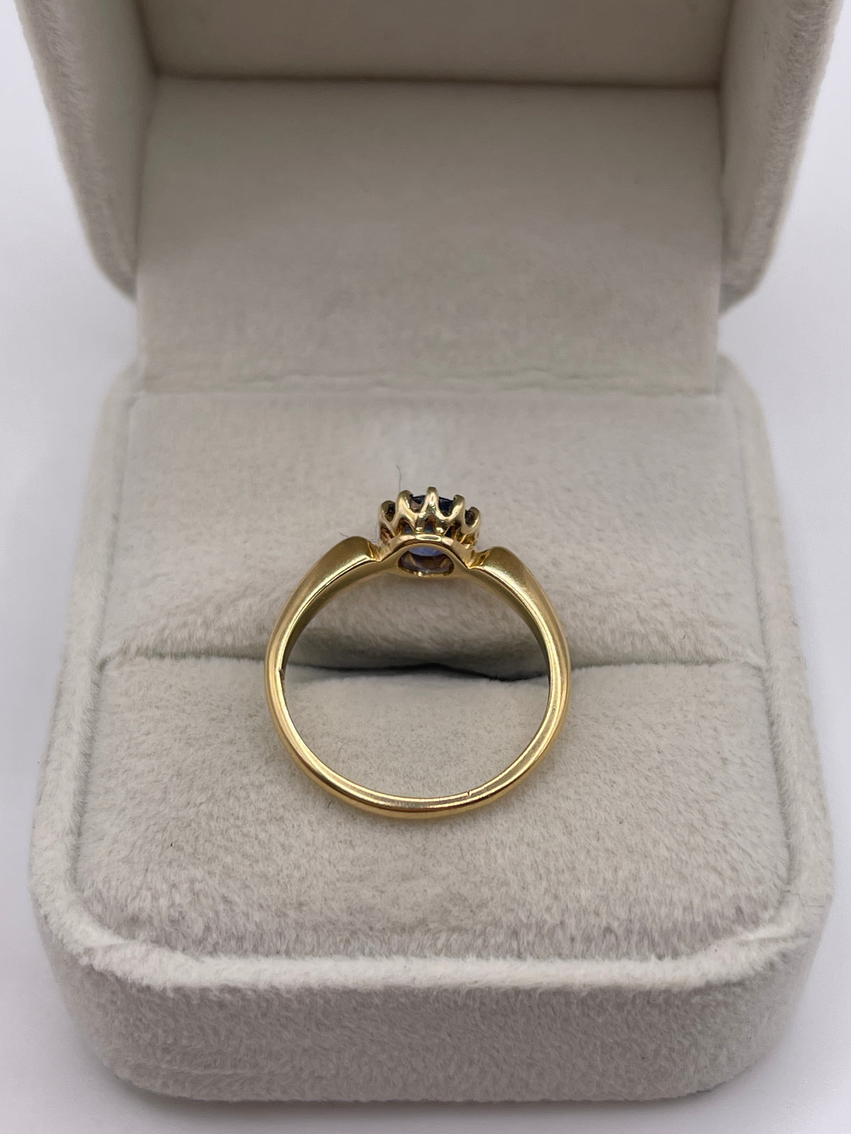 Antique 18ct gold sapphire ring