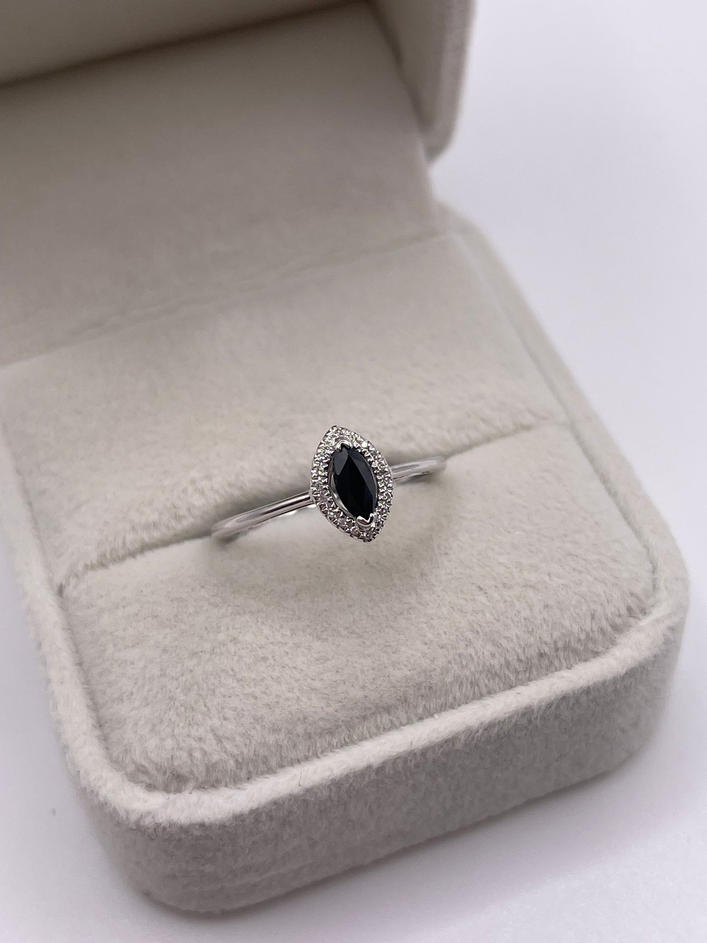 9ct white gold sapphire and diamond ring
