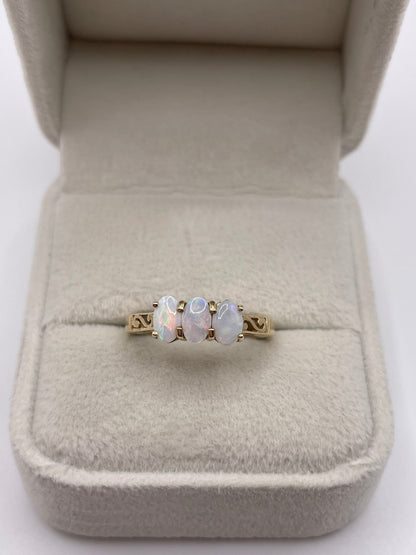 9ct gold opal ring