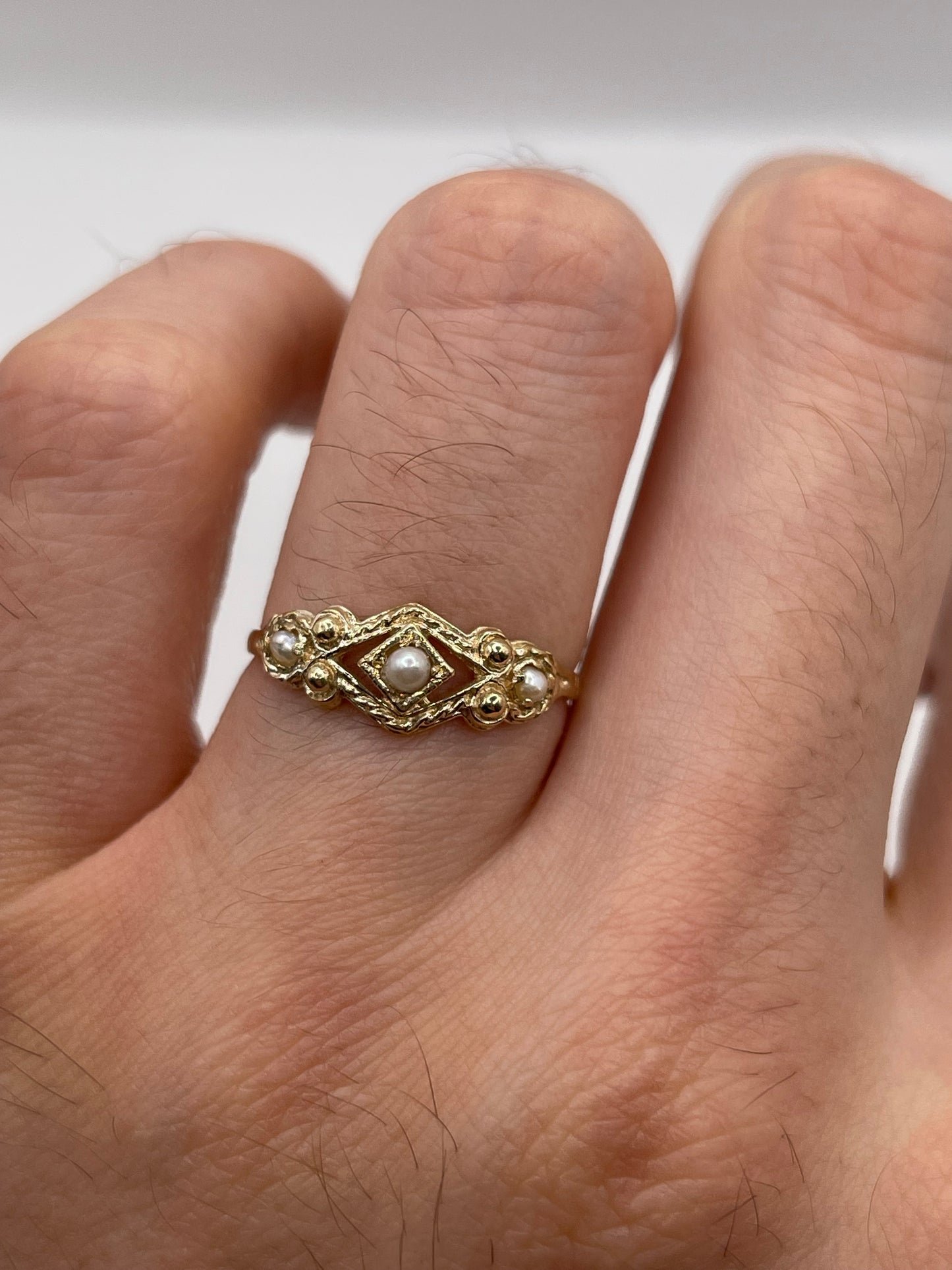 9ct gold pearl ring