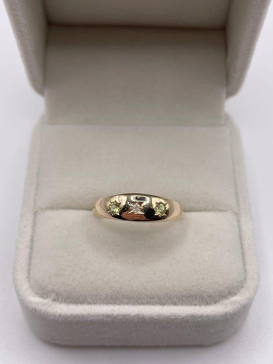 9ct gold peridot and diamond gypsy ring