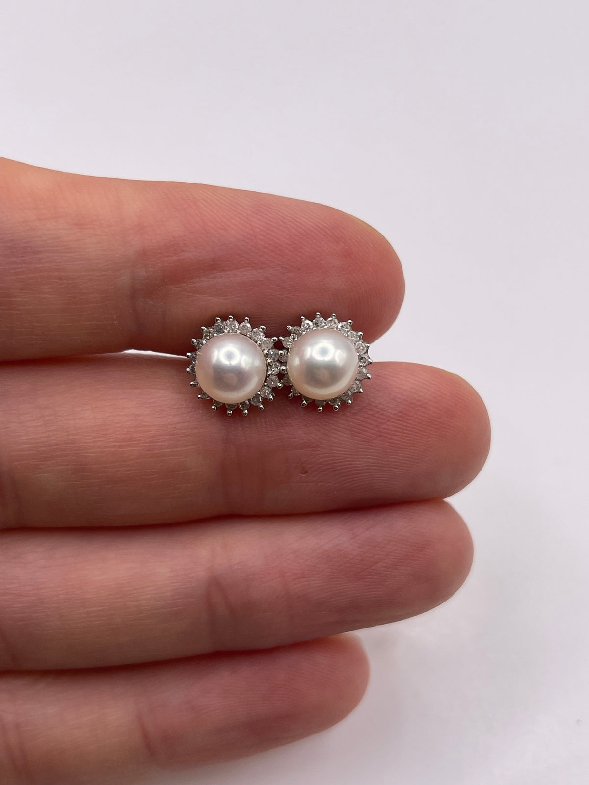 9ct white gold pearl and diamond earrings