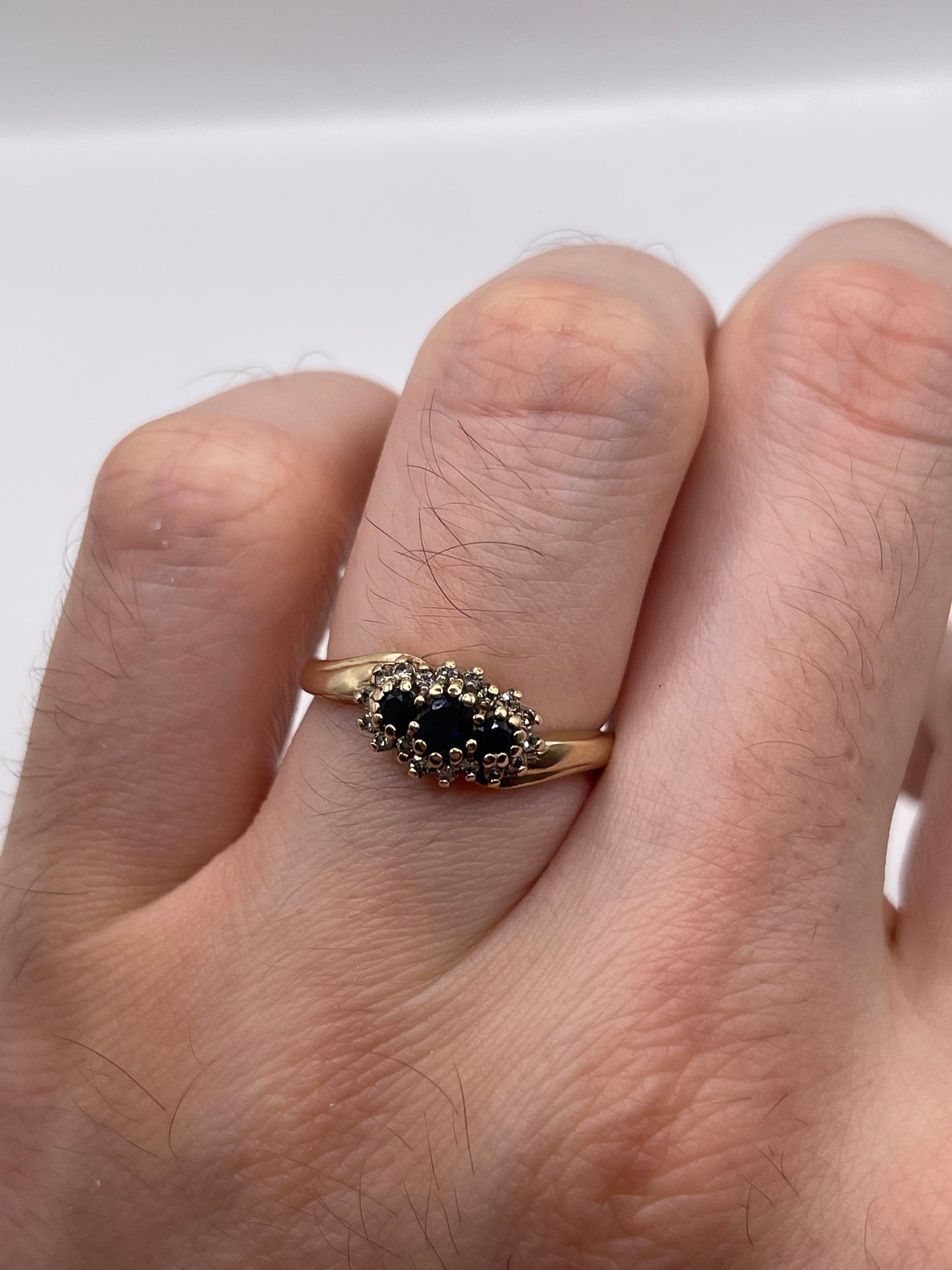 9ct gold sapphire and diamond ring