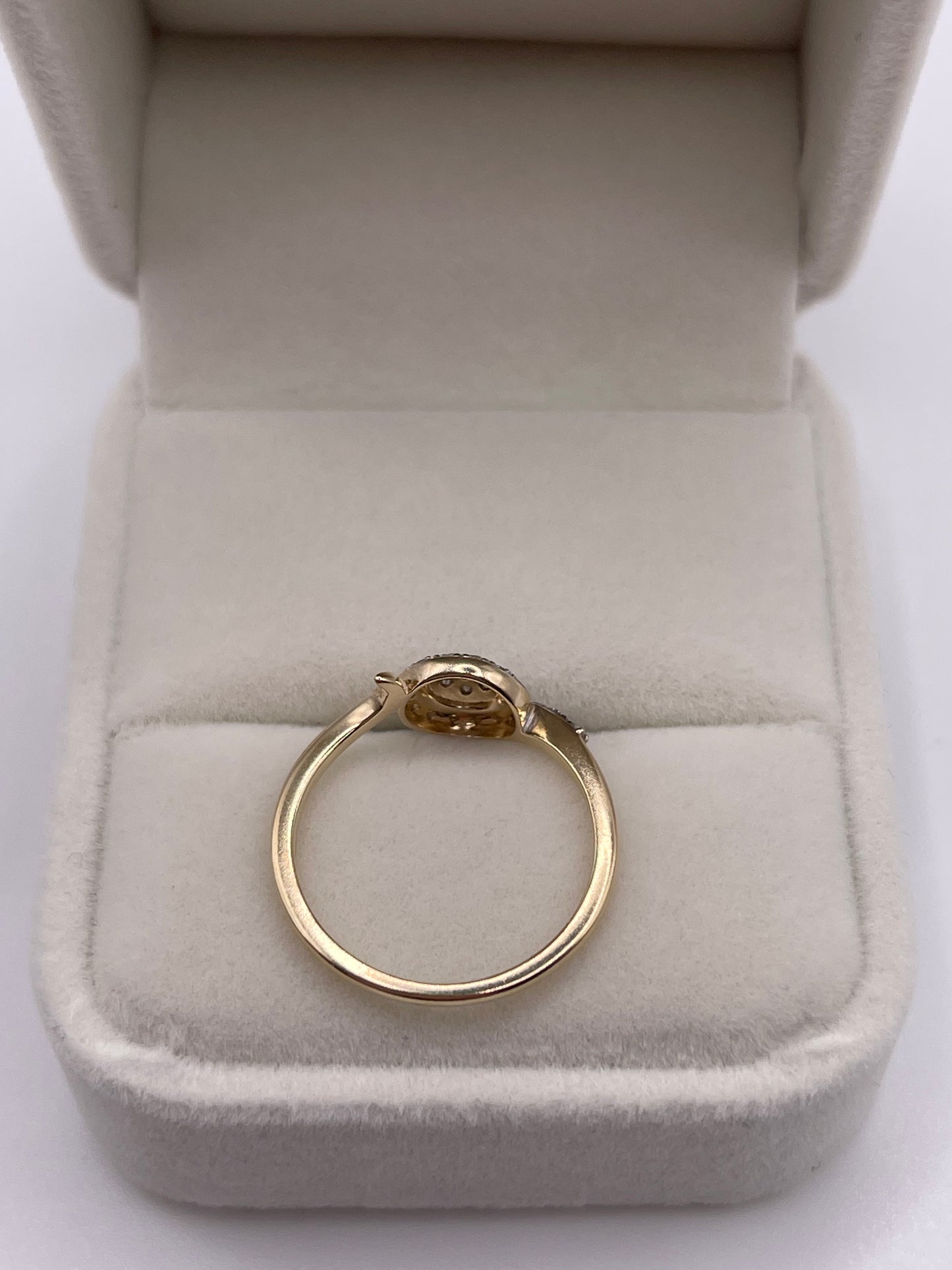 9ct gold diamond cluster ring