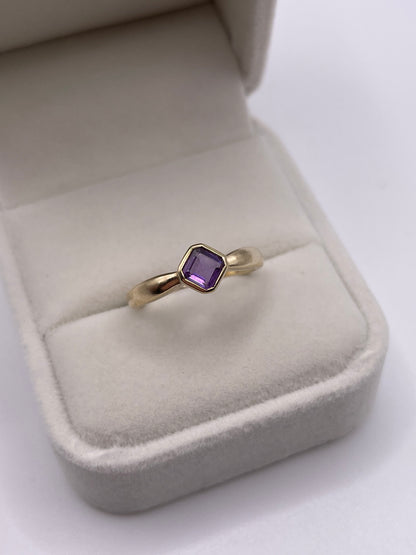 9ct gold amethyst ring