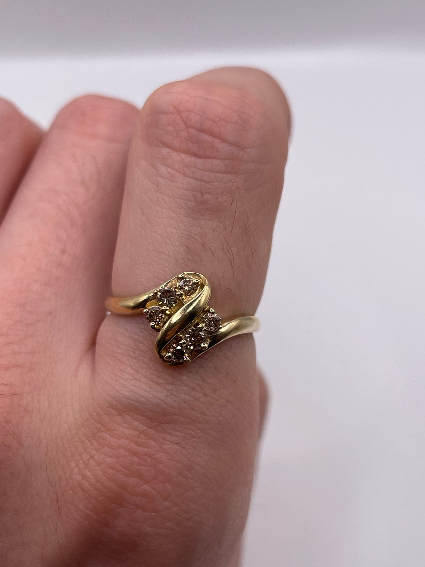 9ct gold cognac diamond ring