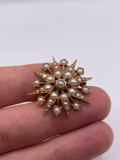 9ct gold pearl star pendant / brooch