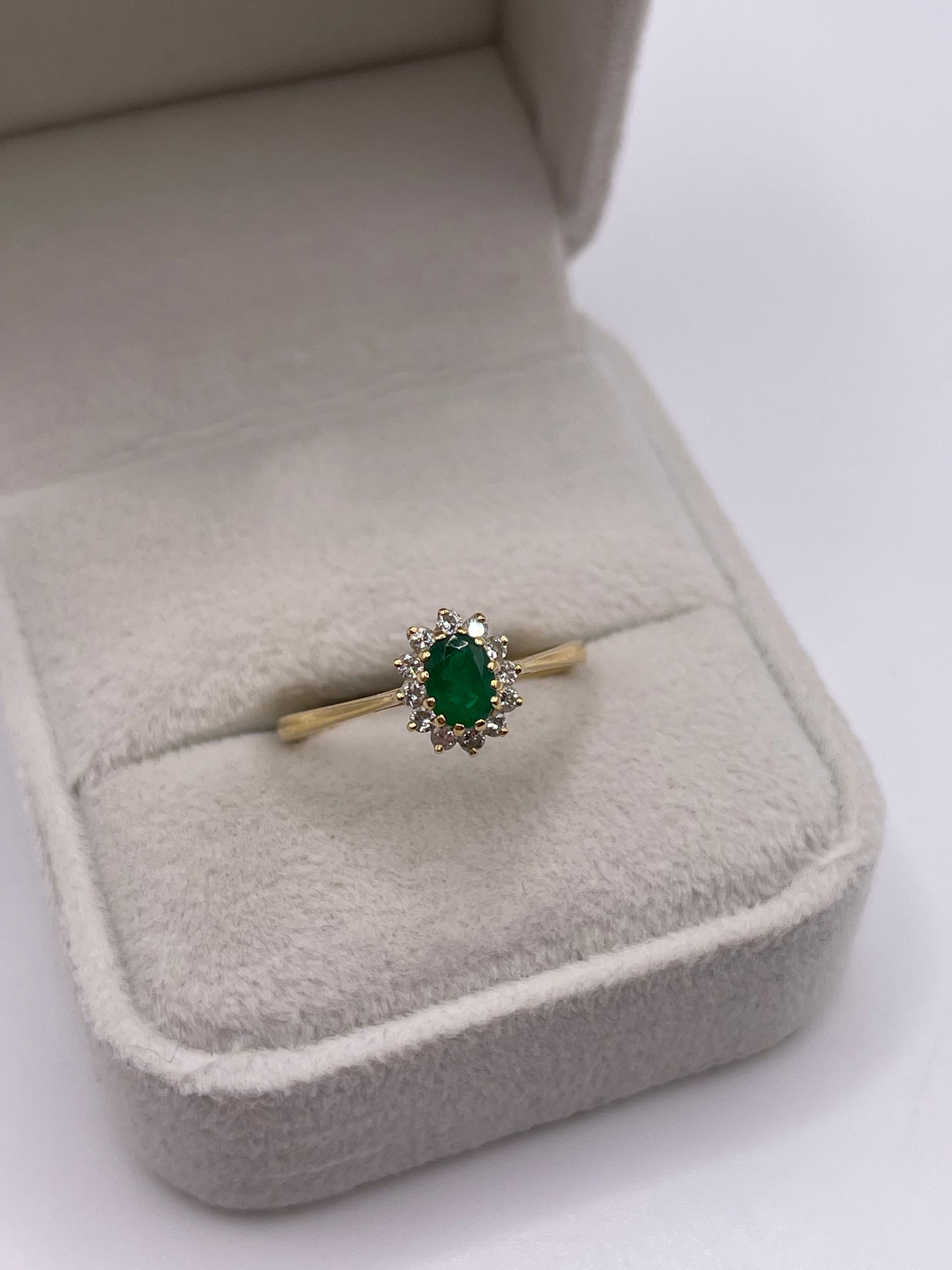 18ct gold emerald and diamond ring